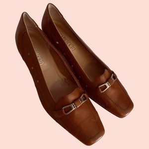 Il Capriccio Tan Slip On Buckle Detail Perforated Loafer 39(8.5)